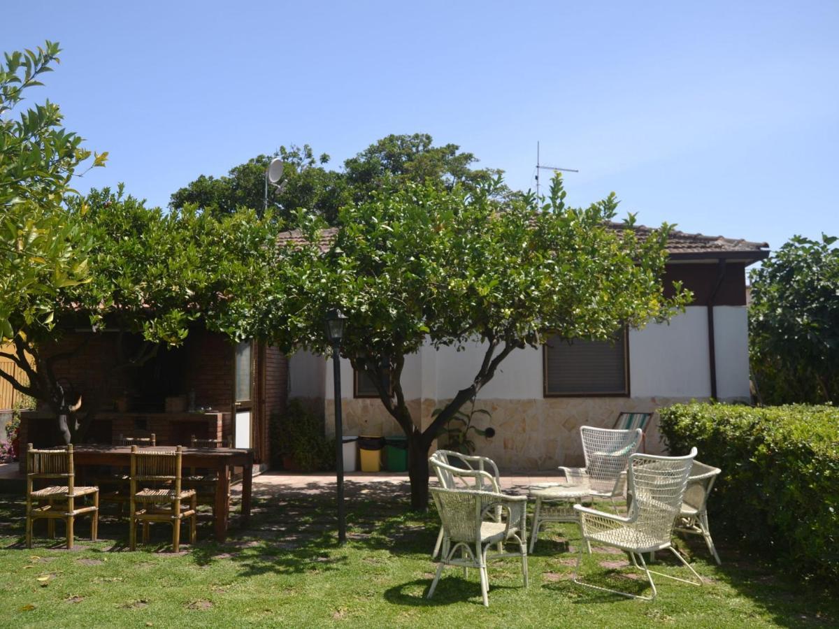 Casa Unifamiliar Con Jard N Privado Villa Agnone Bagni Exterior photo