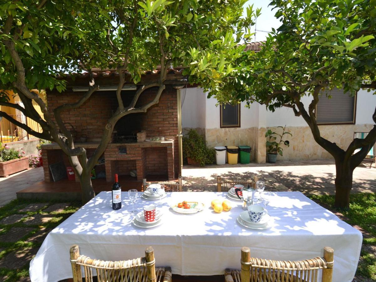 Casa Unifamiliar Con Jard N Privado Villa Agnone Bagni Exterior photo