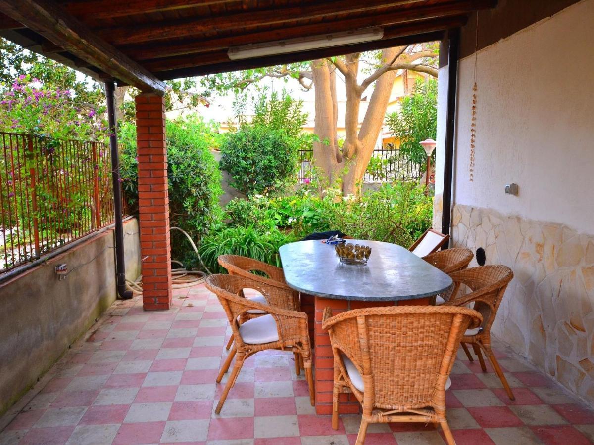 Casa Unifamiliar Con Jard N Privado Villa Agnone Bagni Exterior photo