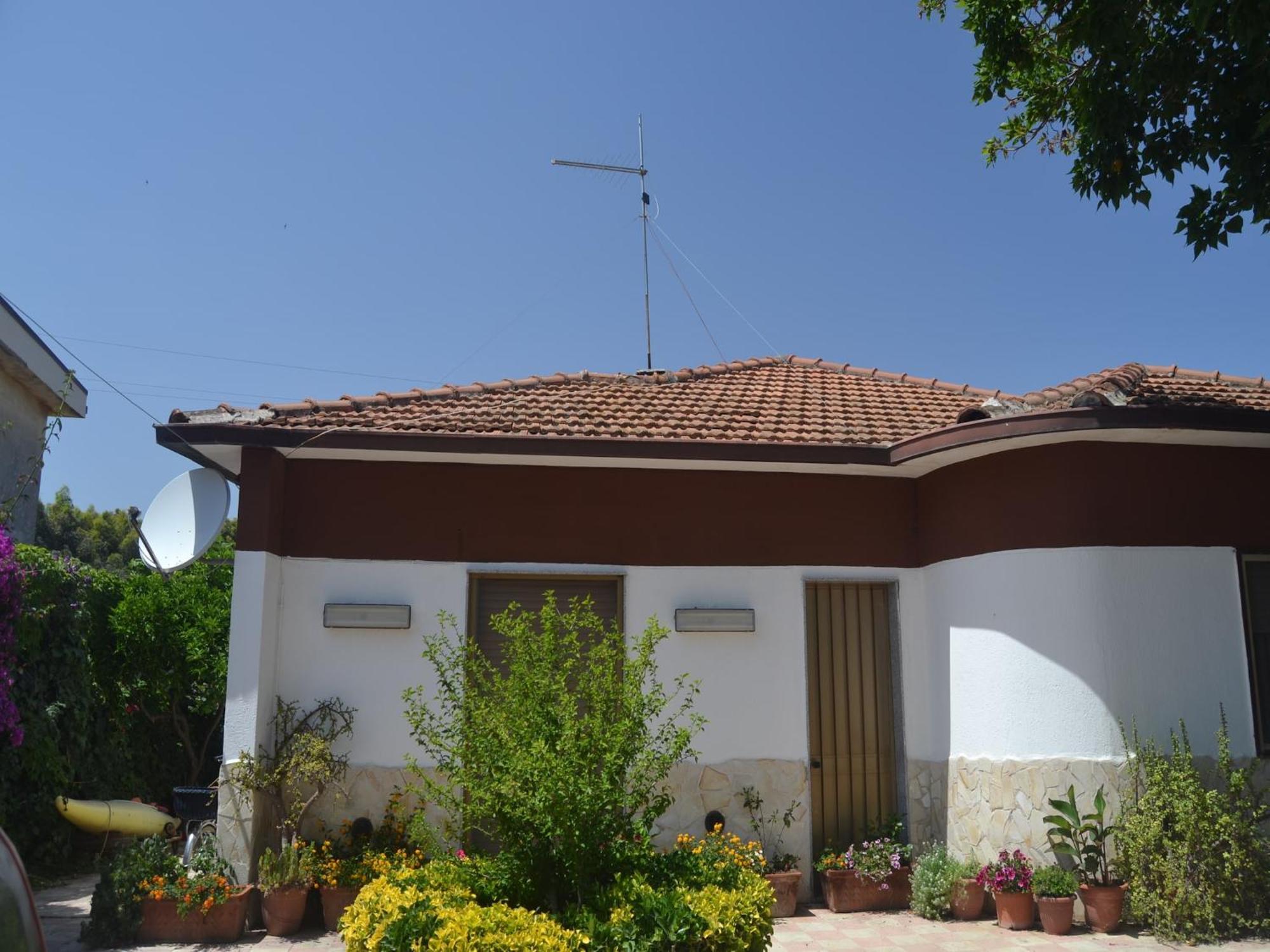 Casa Unifamiliar Con Jard N Privado Villa Agnone Bagni Exterior photo